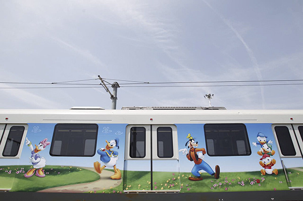 上海地铁迪士尼主题列车将于6月16日开园日首发,现有两辆
