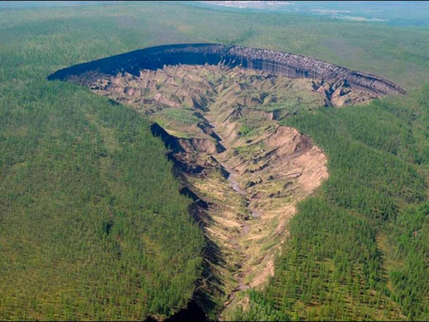 西伯利亚巨型火山口扩大 百里外听到"爆炸声"