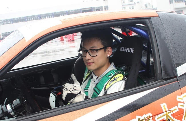 中国车手薛焜获得红牛漂移大赛夏季赛障碍赛冠军