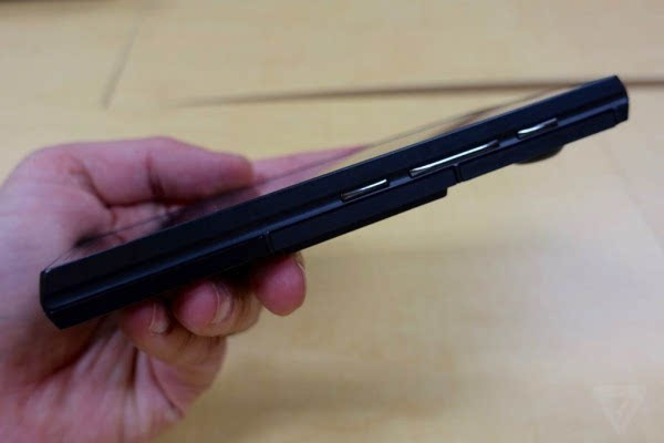 谷歌最新Ara模块化手机图赏：纯黑色机身