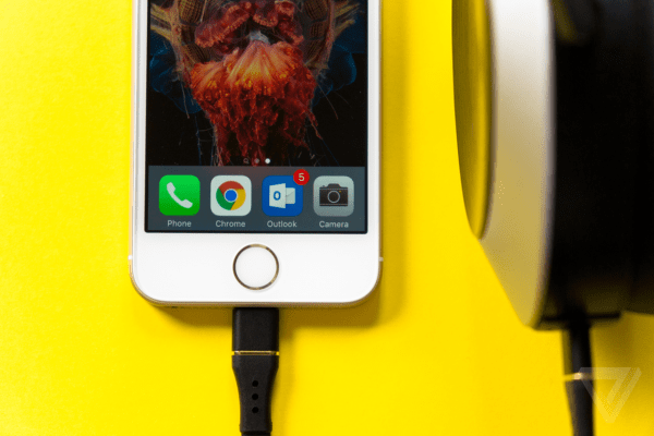 反用户且愚蠢：外媒评若iPhone 7取消耳机接口