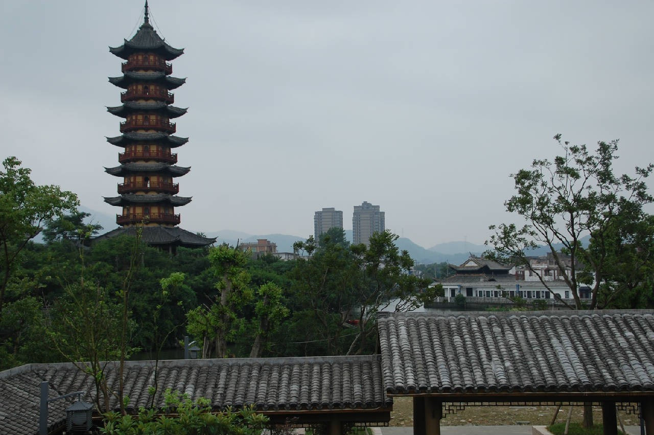 今日,白象塔院文化旅游论坛隆重举行