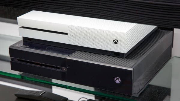 玩家质疑Xbox One S虚假宣传：根本没那么小