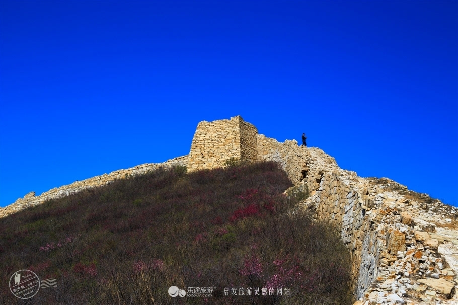 不登八达岭和居庸关,只去样边长城