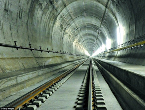 中国最长的高铁隧道图片