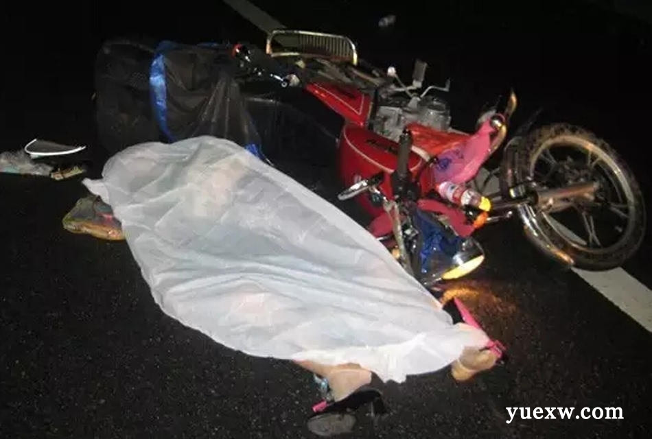 珠海女子驾驶摩托车摔倒当场死亡 凶手是雨衣