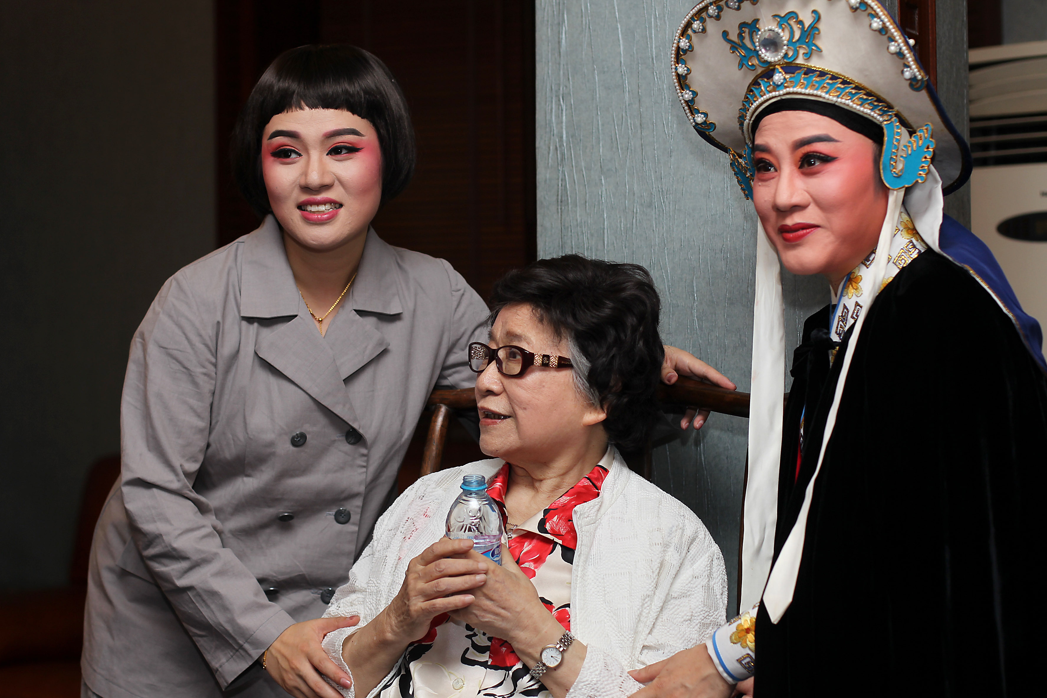 现场| 这一晚,毕春芳在舞台度过90岁生日