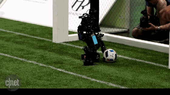 2016机器人世界杯：不容错过的精彩摔倒瞬间