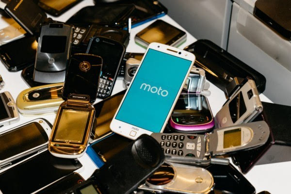 Moto  Z幕后故事：联想很疯狂 用搭积木的方式造手机的照片 - 1