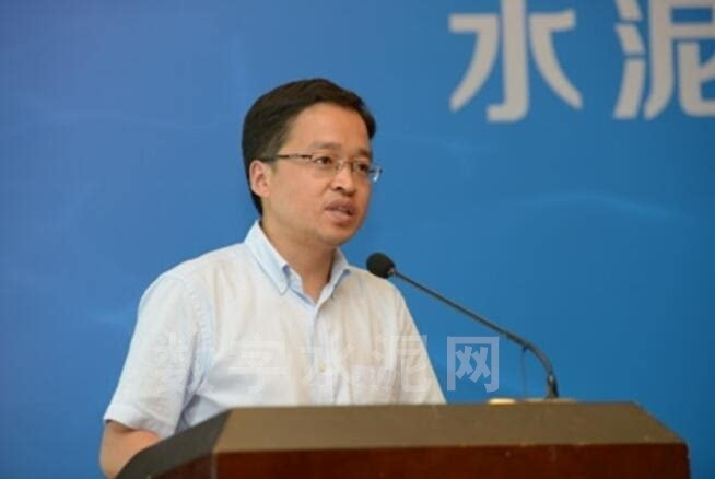 中国水泥协会常务副会长,秘书长孔祥忠出席会议并作主旨发言.