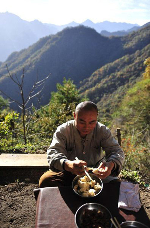 五千多位隐士藏身终南山 过着千年前的生活