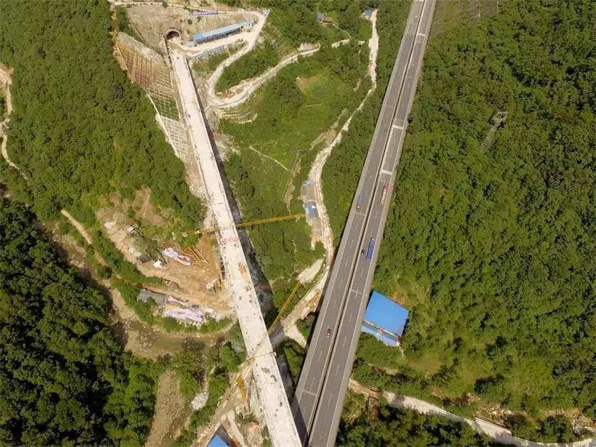 绵广高速公路复线图片
