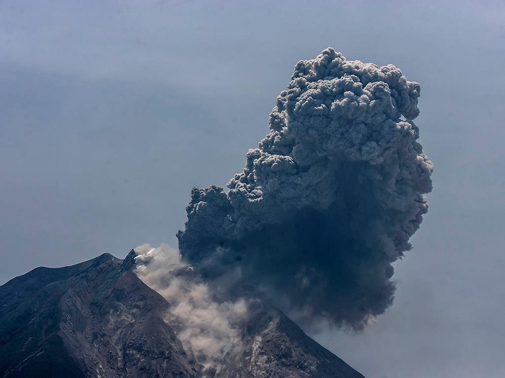 印尼卡洛,锡纳朋火山喷发