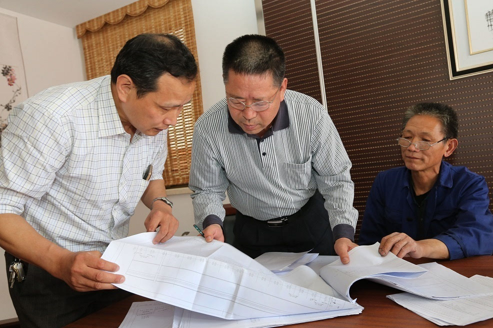 "主力"除了俞连根,还有上海市农业机械研究所的高级工程师周宗良,机械