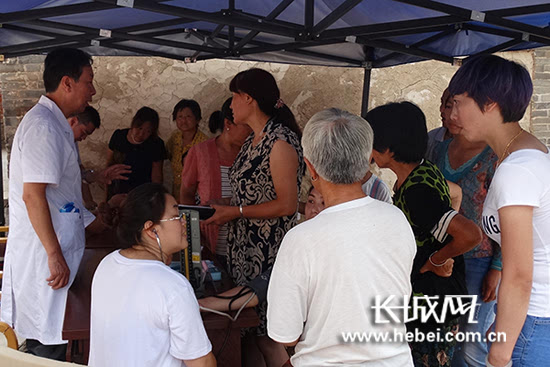 长城网石家庄8月12日讯(记者 解哲琳)持续的强降雨造成平山县下口镇六