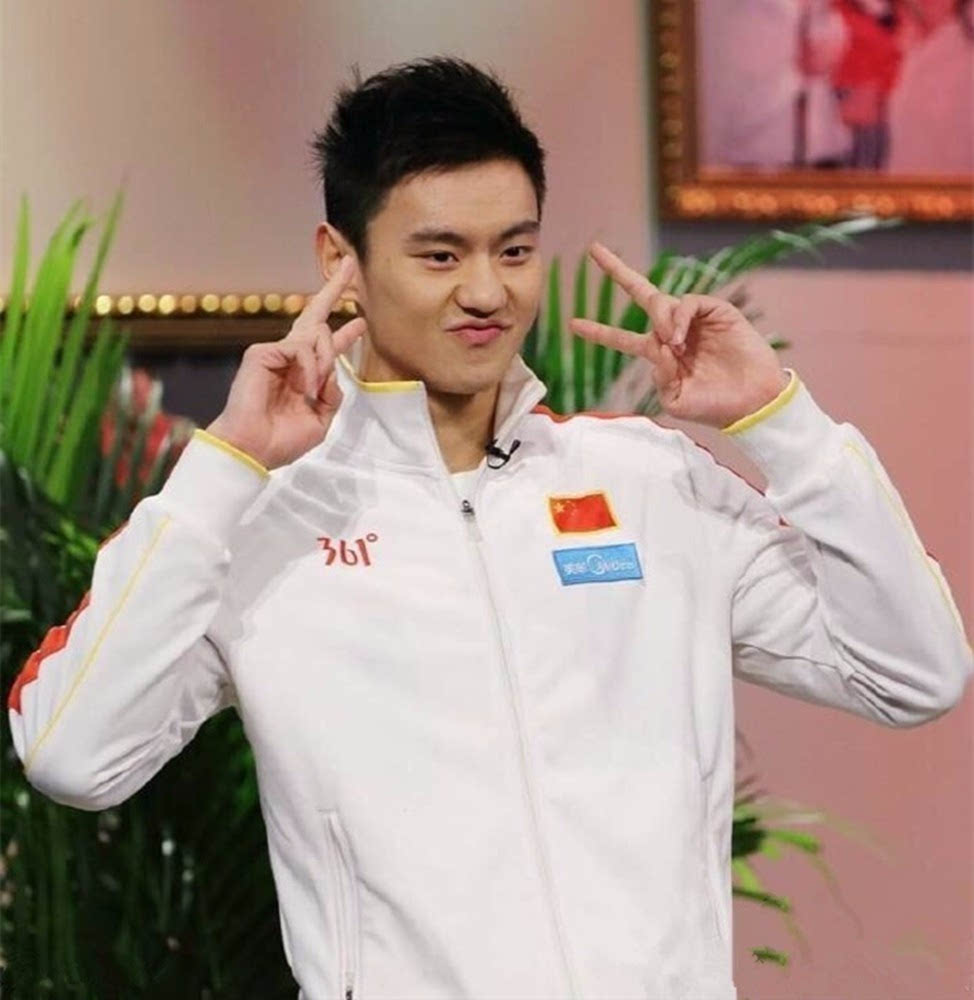 胡说!穿上衣服的宁泽涛,明明也很好看