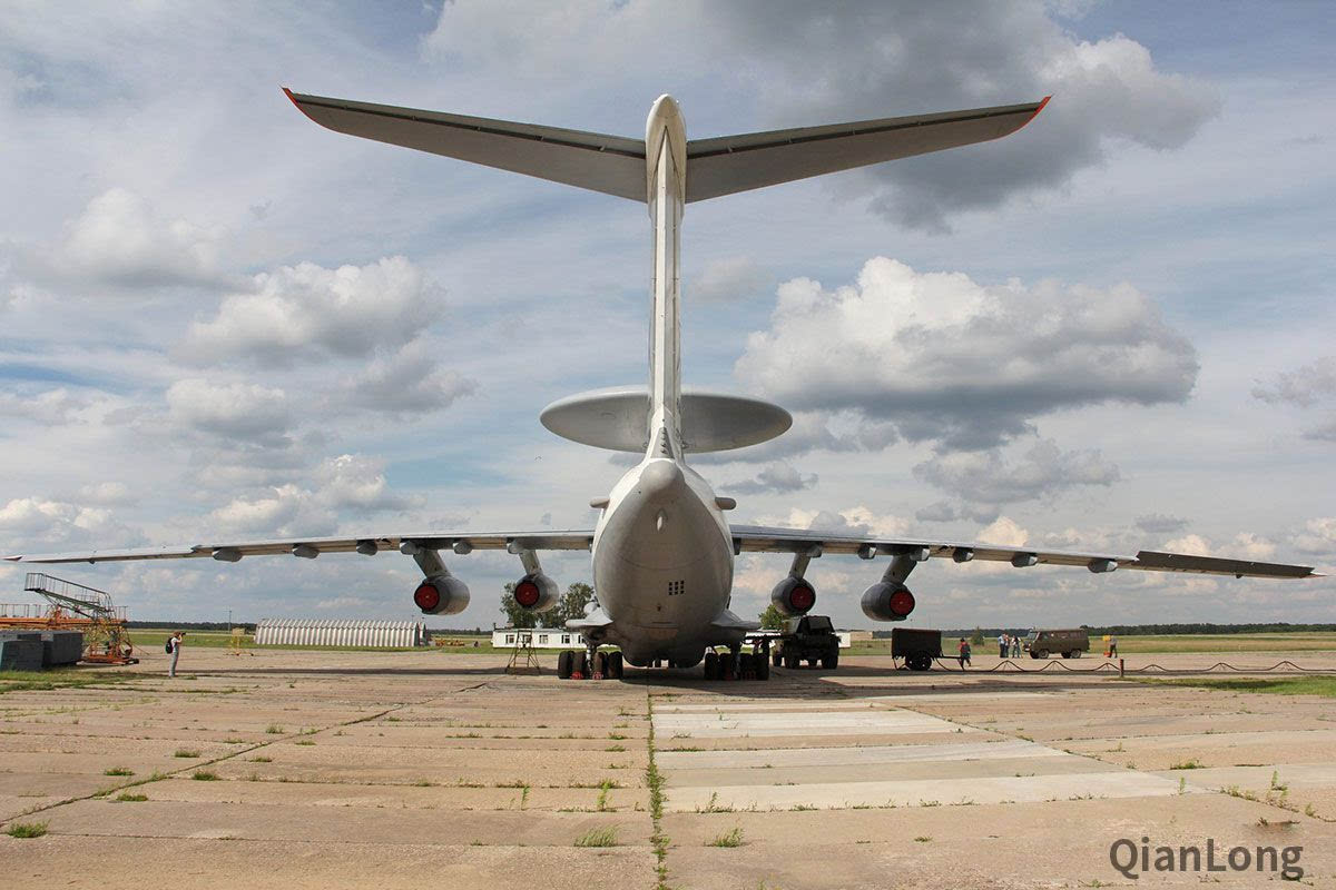 a-50u現身敘利亞戰場 圖-214r電子戰飛機多了一個好搭檔