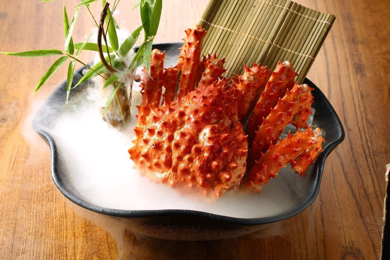 并且这里的帝王蟹无论选择蒸,烤,亦或是火锅料理都是绝美盛宴