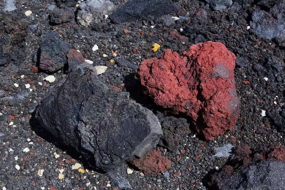 天啊,出海遭遇活火山和龍捲風,我竟然都拍下來了!