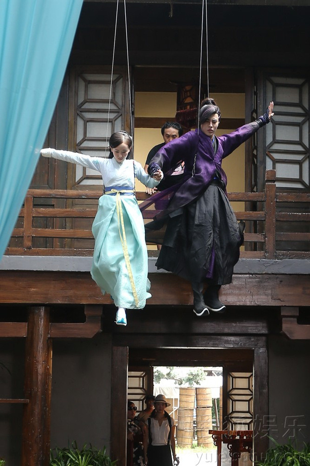 《屏里狐》热拍 鲜肉男狐仙上演唯美虐恋