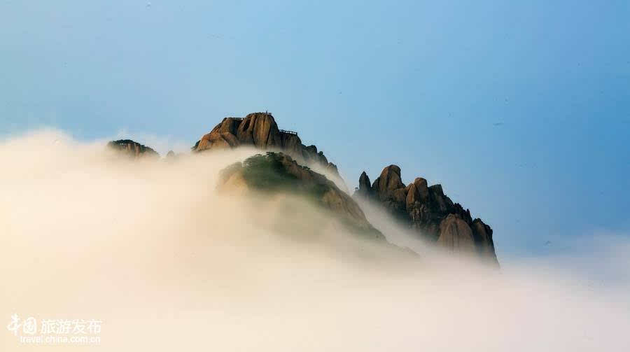 "黄帝"之山:雨后青山苍翠云雾缭绕黛谷升紫烟