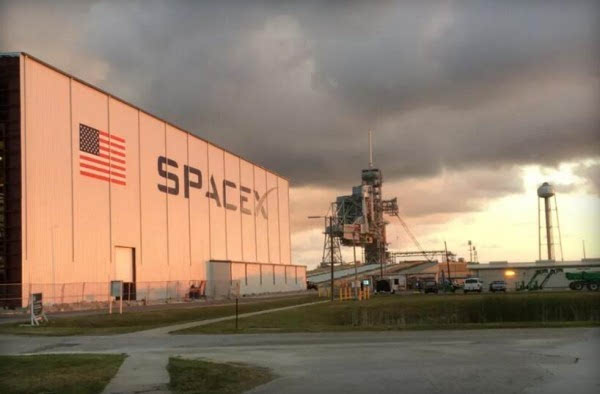爆炸阻挡不了马斯克 SpaceX称自己还有两个发射平台可用
