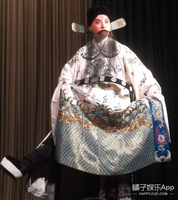 牛骏峰强调了6次,不光是因为性格上的两面性,还有他对京剧的执拗
