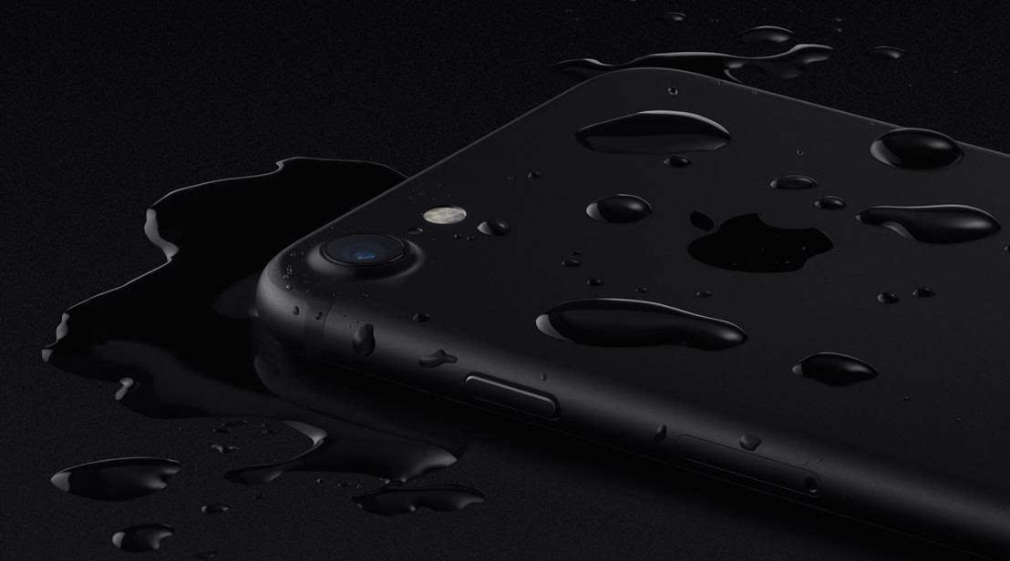 iPhone 7 支持 IP67 防尘防水 但进水损坏并不保修