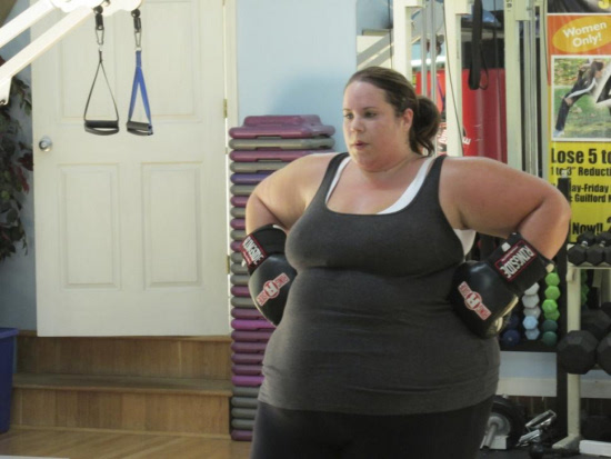 600斤重女孩想成全球最胖女子:增重让我很开心