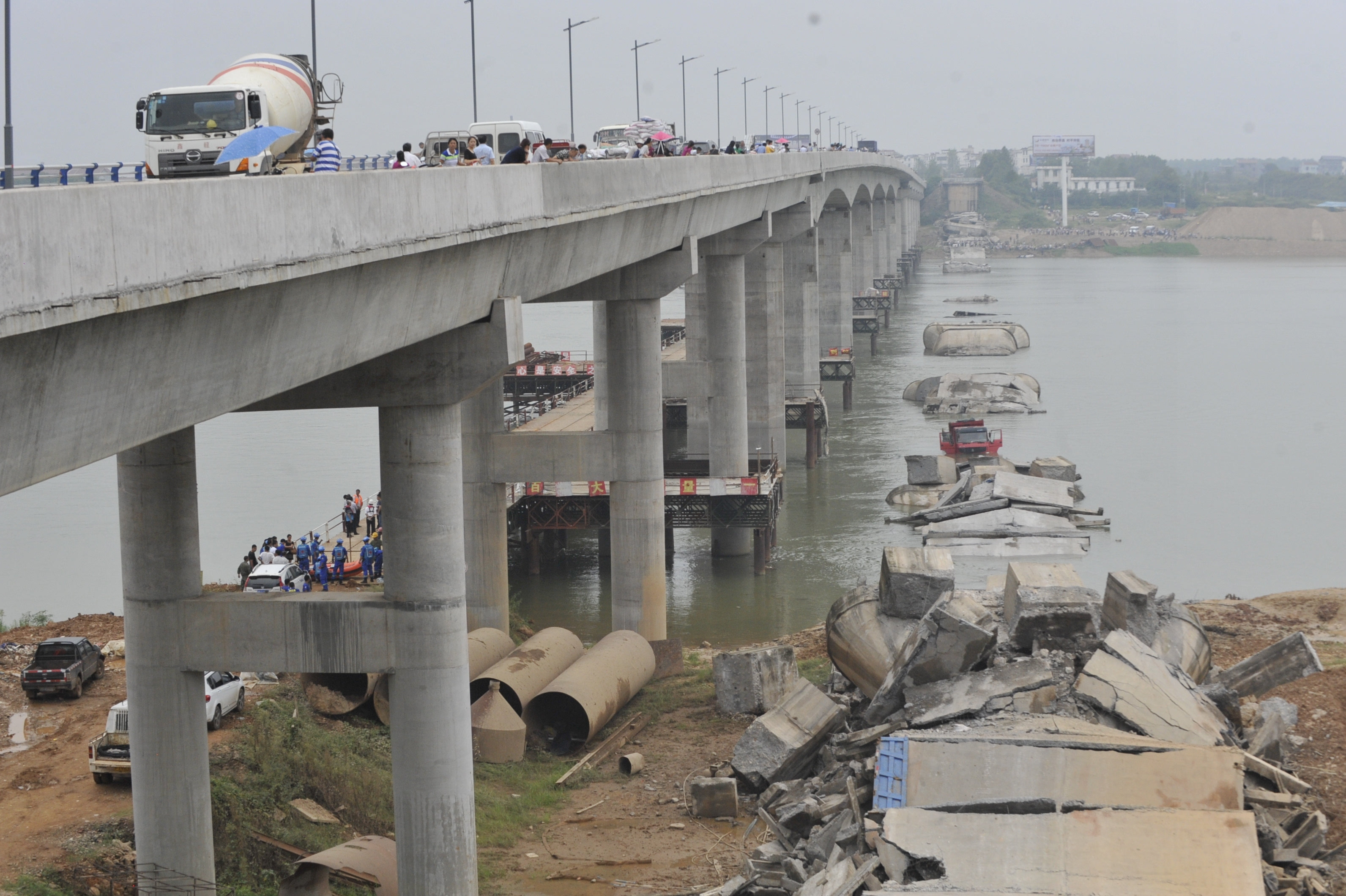 桥体坍塌事故现场(9月11日摄)新华社记者 胡晨欢 摄