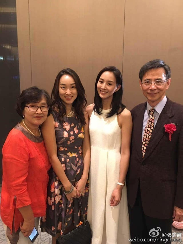 張鈞甯曬姐姐結婚照 母女三人氣質出眾(圖)