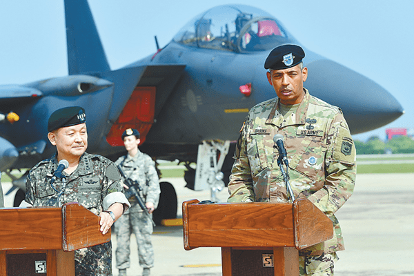 b-1轟炸機低空