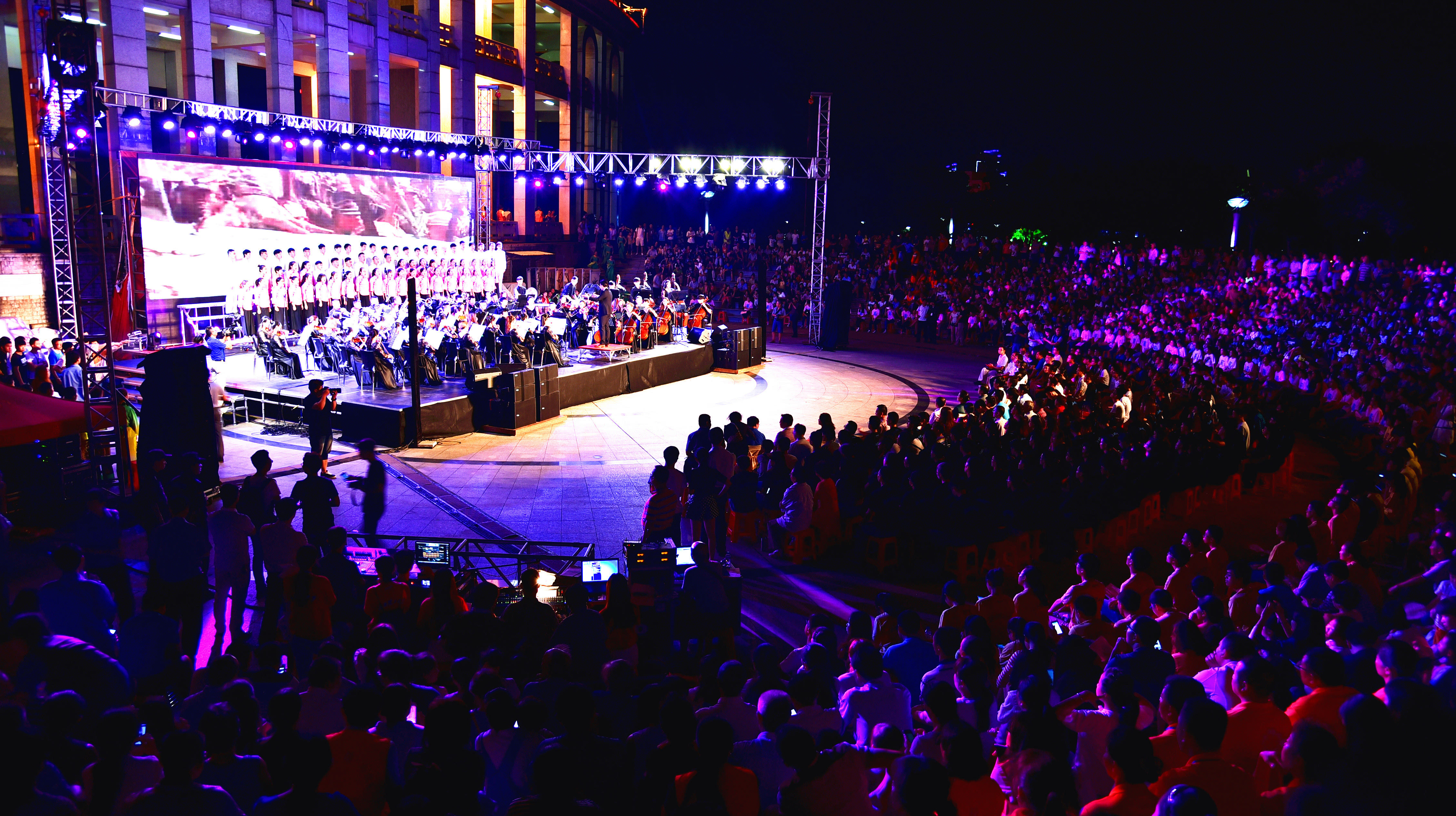 赣州"文明风采 百姓舞台"文明单位文艺演出震撼上演