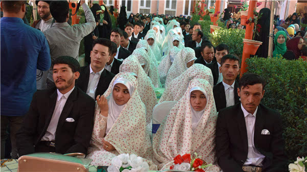 阿富汗75对新人举行集体婚礼