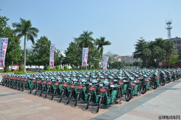 深圳报业与台铃联姻500辆电动车交与送报人