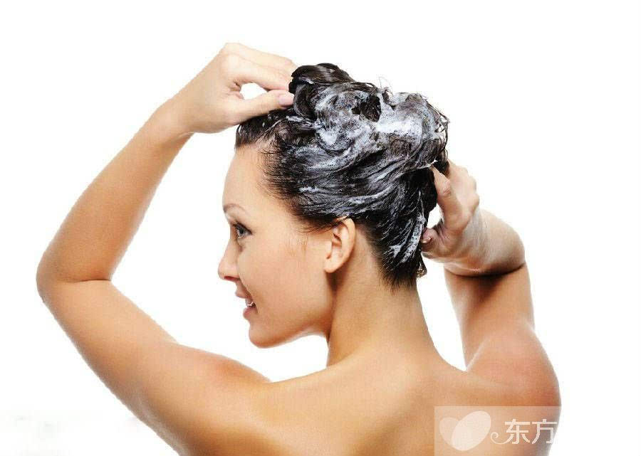 女生晚上洗头好吗 最佳的洗头时间是什么时候?
