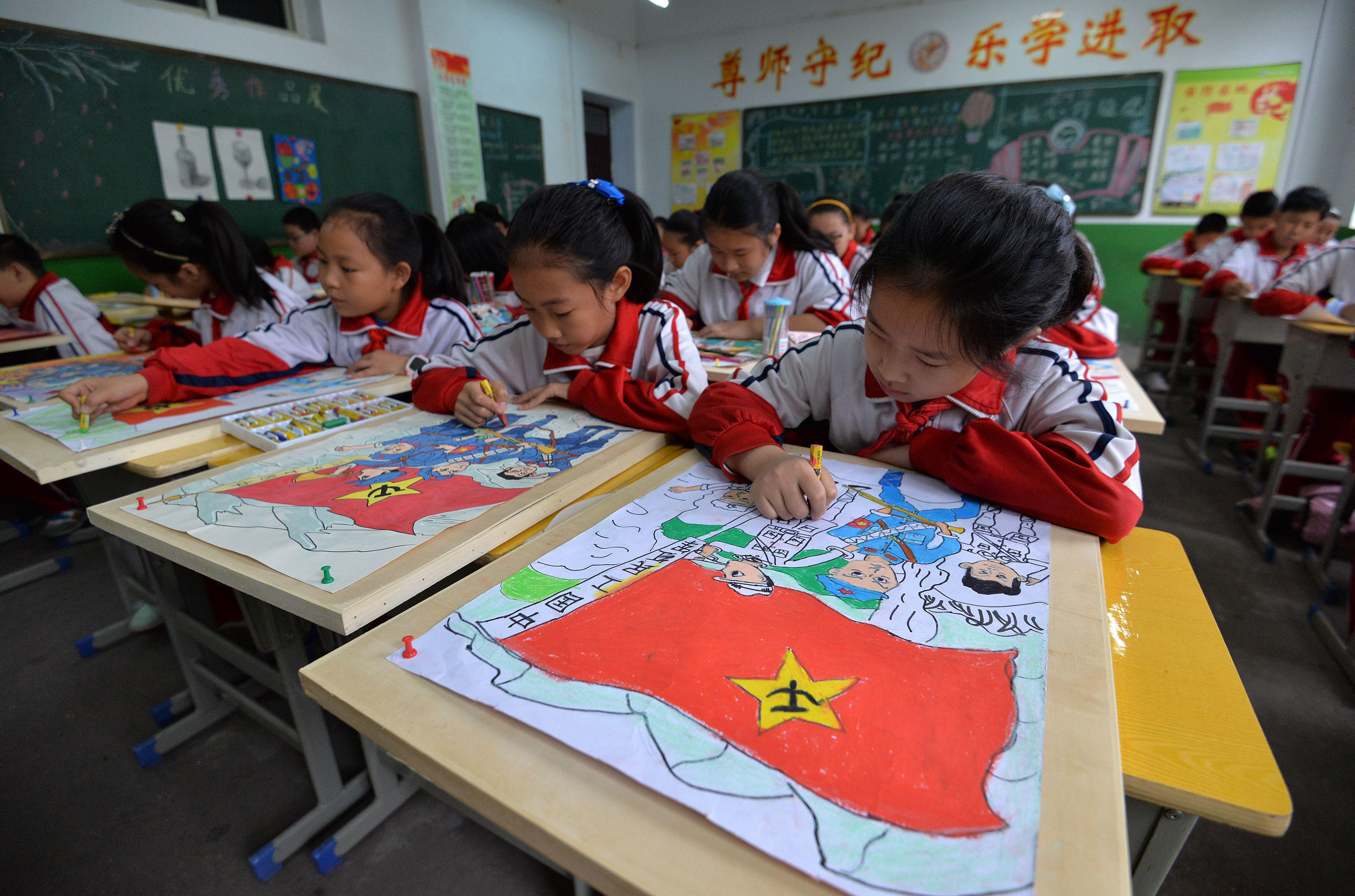 复兴区箭岭路学校举行"我心中的长征"纪念长征胜利80周年主题绘画比赛