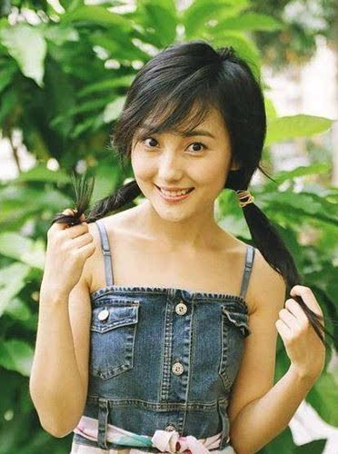 赵丽颖古装是可爱的小妮子,史可还多了分妩媚,迷人程度更胜一筹.