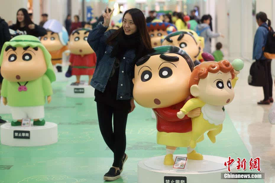 "蜡笔小新"群像亮相南京