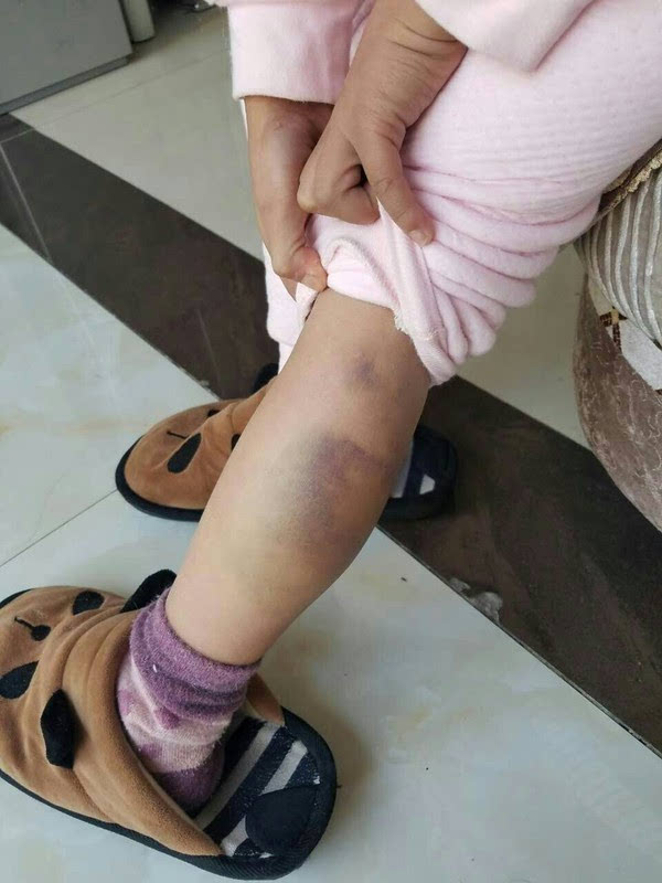 贵阳一中学老师竹条打用腿踢体罚学生学校作出处理