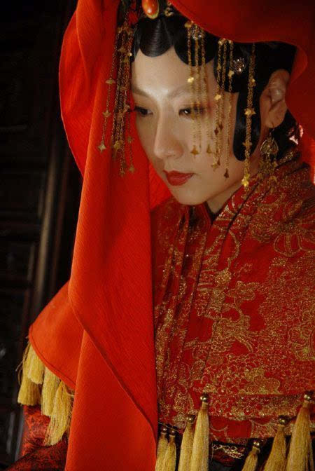 《新红楼》大婚剧照华丽的婚礼服装《新红楼》宝玉宝钗大婚《黛玉传》