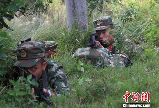 新疆武警总队杜亚勇图片