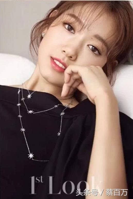 明星们的可爱雾面樱桃小嘴优雅韩系花瓣唇果汁性感丰唇一次学