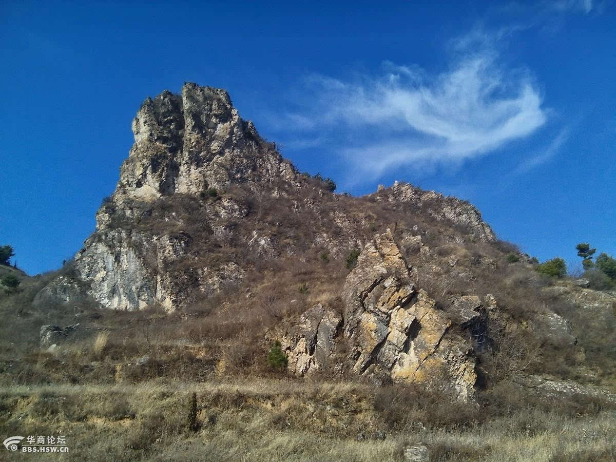 "五峰山"处于商洛市,商州区,北宽坪镇最高峰,这个山有四立一平五个没