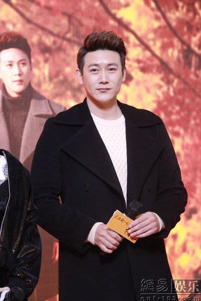 陆毅新剧拍亲密戏遭鲍蕾贝儿探班笑称不尴尬