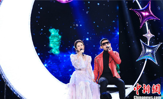 赵丽颖张继科合唱《私奔到月球》