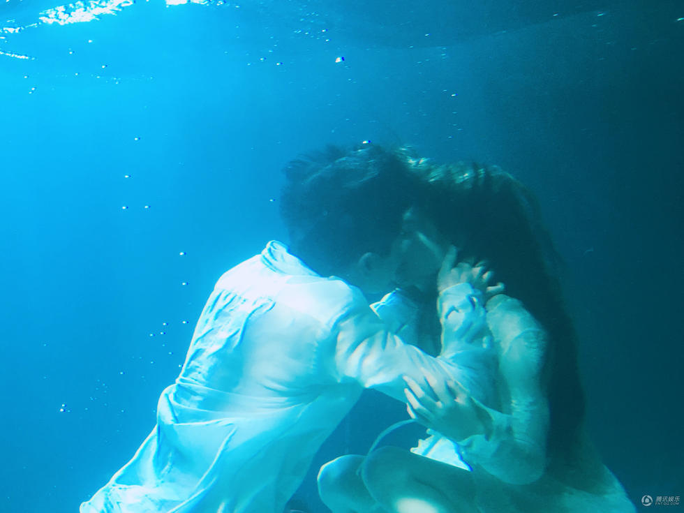 肖央水中激吻韩女星 吻的太专注画面唯美