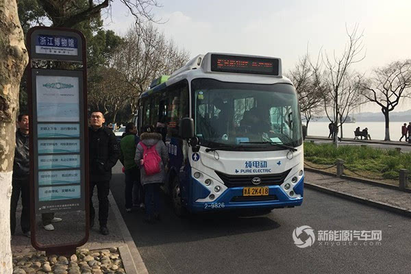 新年新氣象杭州首批比亞迪純電動小巴上路