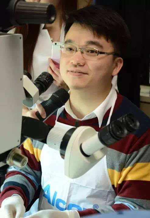 中国中山大学中山眼科中心的80后眼科医生林浩添和他的同事萌生出想要