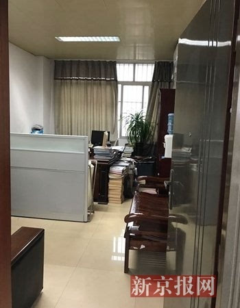 广西投资促进局一名处长的办公室新京报记者 贾世煜 摄